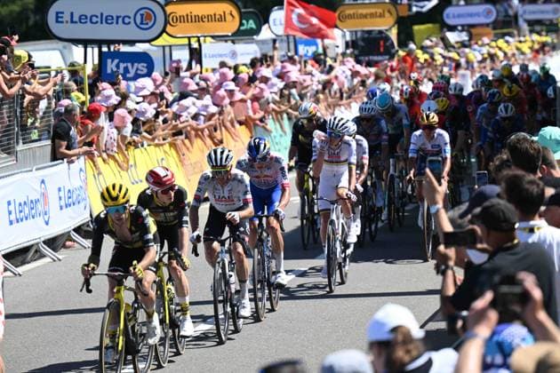 11-07-2025 Tour De France; Tappa 07 Saint-malo - Mur De Bretagne; 2025, Visma - Lease A Bike; 2025, Uae Team Emirates - Xrg; Vingegaard, Jonas; Pogacar, Tadej; Mur De Bretagne; 