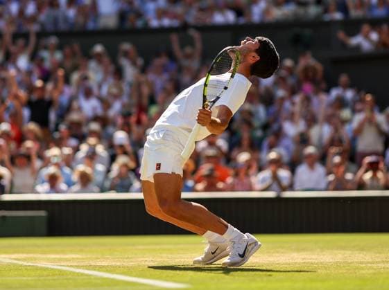 Carlos Alcaraz celebrates victory in his semi final match Wimbledon Tennis Championships, Day 12, The All England Lawn Tennis and Croquet Club, London, UK - 11 Jul 2025London The All England Lawn Tennis and United Kingdom  Copyright: xEllaxLing Shutterstockx 15392289bg