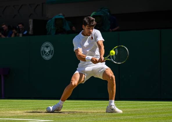Tennis - Wimbledon Championship 2025 - Day 12 LONDON, ENGLAND - Friday, July 11, 2025: Carlos Alcaraz (ESP) during the Gentlemen s Singles Semi-Final on Day Twelve of The Championships Wimbledon 2025 at the All England Lawn Tennis and Croquet Club. (Photo by Kirsten Holst Propaganda) LONDON All England Lawn Tennis and Croquet Club GREATER LONDON ENGLAND  Copyright: xKirstenxHolstx 2025-07-11-027-Wimbledon_2025_Day_12