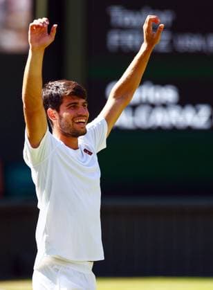Carlos Alcaraz celebrates victory in his semi final match Wimbledon Tennis Championships, Day 12, The All England Lawn Tennis and Croquet Club, London, UK - 11 Jul 2025London The All England Lawn Tennis and United Kingdom  Copyright: xJamesxMarsh Shutterstockx 15392288do