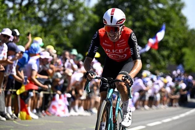 French Ewen Costiou of Arkea-BB Hotels pictured in action during stage seven of the 2025 Tour de France cycling, from Saint-Malo to Mur-de-Bretagne (194 km), on Friday 11 July 2025 in France. The 112th edition of the Tour de France starts on Saturday 5 July in Lille, France, and will finish in Paris, France on the 27th of July. JASPERxJACOBS  x128906954x