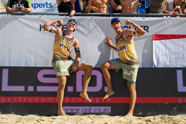 Beach volleyball, Beachvolleyball - Pro Beach Battle Masters SEEWALCHEN,AUSTRIA,11.JUL.25 - BEACH VOLLEYBALL - Beach Volleyball Tour PRO, Pro Beach Battle Masters Litzlberg. Image shows the rejoicing of Laurenc Groessig and Mathias Seiser (AUT).  GEPAxpictures xDanielaxMoser