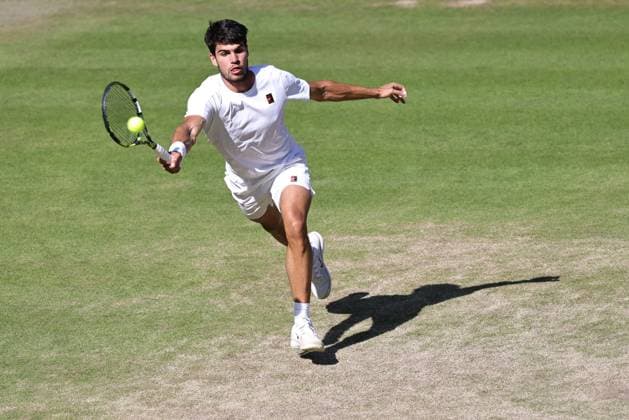 Carlos Alcaraz, ESP, during semifinal of 2025 All England Lawn Tennis Championships at Wimbledon, mens singles, London, 11 07 2025