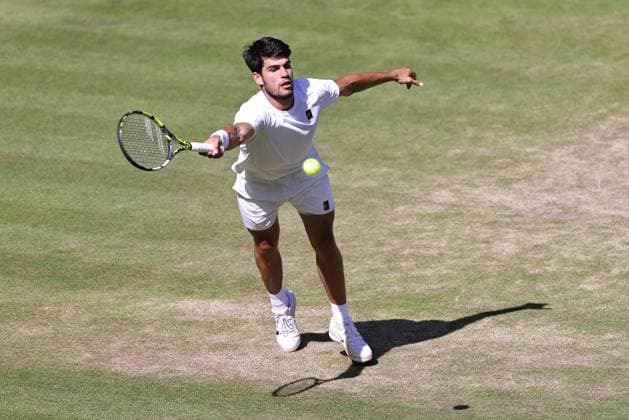 Carlos Alcaraz, ESP, during semifinal of 2025 All England Lawn Tennis Championships at Wimbledon, mens singles, London, 11 07 2025