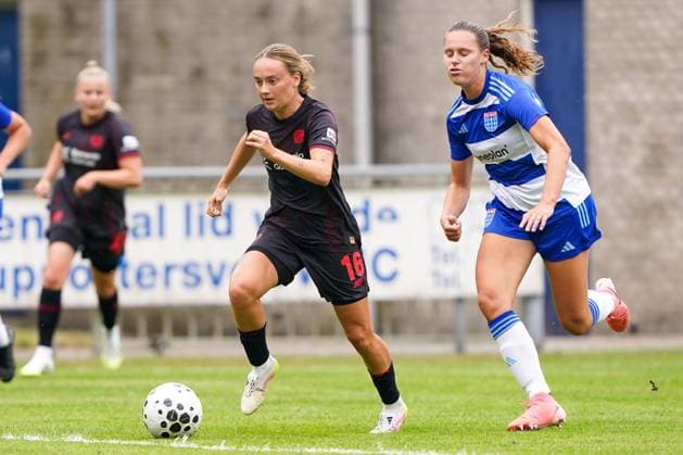 2025-07-11 PEC Zwolle Women v Bayer Leverkusen Women - Pre-season friendly WEZEP, NETHERLANDS - JULY 11: Sofie Zdebel of Bayer Leverkusen, Maud Rutgers of PEC Zwolle during the Pre-season friendly match between PEC Zwolle Women and Bayer Leverkusen Women at Sportpark Mulderssingel on July 11, 2025 in Wezep, Netherlands. Wezep Sportpark Mulderssingel Netherlands Content not available for redistribution in The Netherlands directly or indirectly through any third parties. Copyright: xAndrexWeeningx