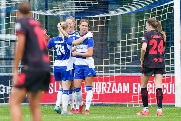 2025-07-11 PEC Zwolle Women v Bayer Leverkusen Women - Pre-season friendly WEZEP, NETHERLANDS - JULY 11: Senne van der Velde of PEC Zwolle, Ilvy Zijp of PEC Zwolle, Hanna Huizenga of PEC Zwolle celebrating a goal during the Pre-season friendly match between PEC Zwolle Women and Bayer Leverkusen Women at Sportpark Mulderssingel on July 11, 2025 in Wezep, Netherlands. Wezep Sportpark Mulderssingel Netherlands Content not available for redistribution in The Netherlands directly or indirectly through any third parties. Copyright: xAndrexWeeningx