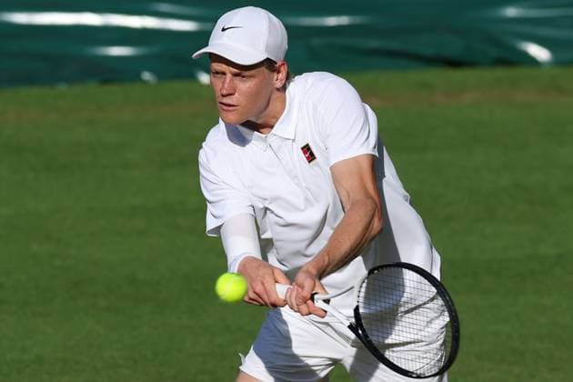 July 11, 2025, London, Celestynow, United Kingdom: JANNIK SINNER of Italy during the match against N. Djokovic of Serbia in the semifinals of Championships 2025 at Wimbledon AELTC in London. London United Kingdom - ZUMAc278 20250711_zsp_c278_027 Copyright: xMarcinxCholewinskix