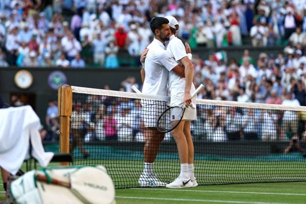 Novak Djokovic loses his Semi-Final match to Jannik Sinner Wimbledon Tennis Championships, Day 12, The All England Lawn Tennis and Croquet Club, London, UK - 11 Jul 2025London The All England Lawn Tennis and United Kingdom  Copyright: xEllaxLing Shutterstockx 15392289fm