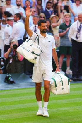 Novak Djokovic waves to the crowd after defeat in his semi final match Wimbledon Tennis Championships, Day 12, The All England Lawn Tennis and Croquet Club, London, UK - 11 Jul 2025London The All England Lawn Tennis and United Kingdom  Copyright: xJavierxGarcia Shutterstockx 15392287dz