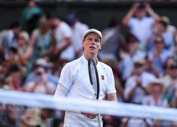 Jannik Sinner ITA cheers after the victory, Cheers, Joy, Emotion, Mens Singles, Gentlemen s Singles Tennis Wimbledon 2025 Grand Slam ITF ATP WTA AELTC London Great Britain 11 July 2025 Copyright: xJuergenxHasenkopfx