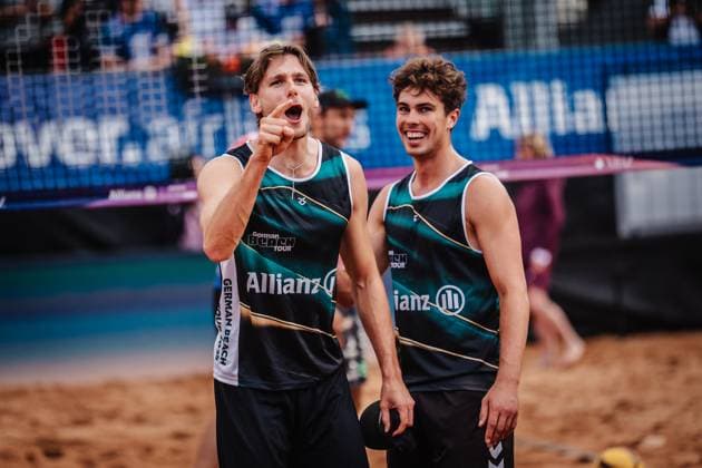 Beach volleyball men Allianz German Beach Tour 2025 Tourstop Munich 11 07 2025 f l Paul Henning and Lui Wüst cheer Munich Central University Sports Munich Bavaria Germany
