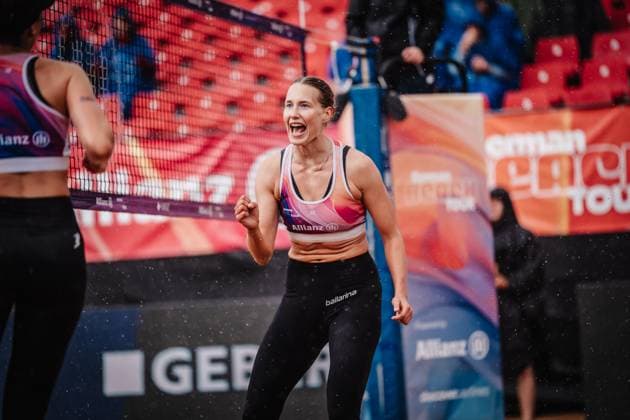 Beach volleyball women Allianz German Beach Tour 2025 Tourstop Munich 11 07 2025 Tabea Schwarz cheers Munich Central University Sports Munich Bavaria Germany