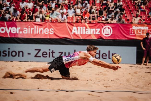 Beach volleyball men Allianz German Beach Tour 2025 Tourstop Munich 11 07 2025 Luis Kubo jumps to the ball Munich Central University Sports Munich Bavaria Germany