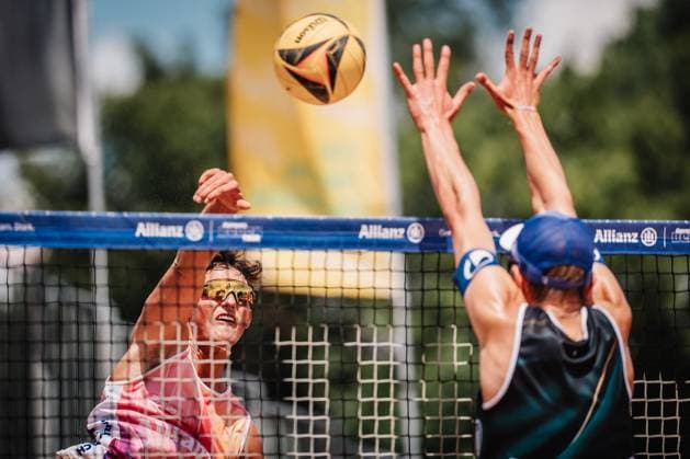 Beach volleyball men Allianz German Beach Tour 2025 Tourstop Munich 11 07 2025 Hennes Nissen at the attack Munich Central University Sports Munich Bavaria Germany
