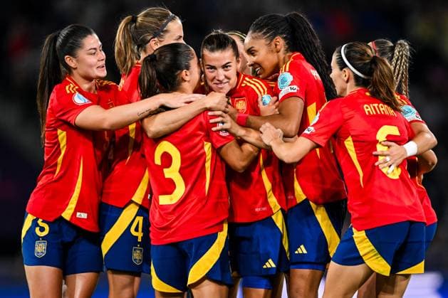 BERN - Patri Guijarro of Spain celebrates the 1-2 during the European Championship, EM, Europameisterschaft Group B match between Italy and Spain at Stadion Wankdorf in Bern, Switzerland. ANP Hollandse Hoogte Italy vs. Spain 2024 25 xVIxANPxSportx xGerritxvanxKeulenxIVx 531374547 originalFilename: 531374547.jpg