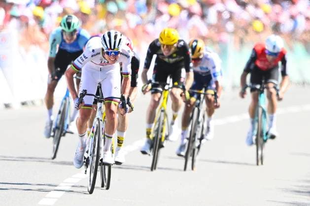 Tour de France 2025 Stage 7 MUR-DE-BRETAGNE GUERLEDAN, FRANCE - JULY 11 : Pogacar Tadej (SLO) of UAE Team Emirates - XRG during stage 7 of the 112th edition of Tour de France an UCI World Tour 2.UWT cycling road race stage for Men Elite of 194 km with start in Saint-Malo and finish in Mur-de-Bretagne Guerledan on July 11, 2025 in Mur-de-Bretagne Guerledan, France, 11 07 2025 ( Motordriver Kenny Verfaillie - Mur-de-Bretagne Guerledan France  Copyright: xVincentxKalutx