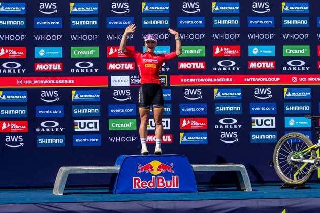 UCI Mountain Bike World Cup 2025 Evie Richards from Great Britain stands on the podium in the CROSS-COUNTRY SHORT TRACK Women Elite during the UCI Mountain Bike World Cup in Pal Arinsal, Andorra, on July 11, 2025. Pal Andorra  Copyright: xMartinxSilvaxCosentinox originalFilename:silvacosentino-evierich250711_npUur.jpg
