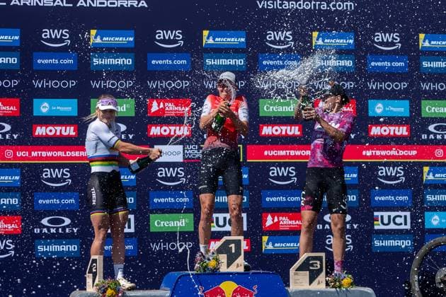 UCI Mountain Bike World Cup 2025 In Pal Arinsal, Andorra, on July 11, 2025, Ronja Blochilinger from Switzerland, Evie Richards from Great Britain, and Alessandra Keller from Switzerland stand on the podium in the CROSS-COUNTRY SHORT TRACK Women Elite during the UCI Mountain Bike World Cup Andorra 2025. Pal Andorra  Copyright: xMartinxSilvaxCosentinox originalFilename:silvacosentino-ronjablo250711_nprt3.jpg