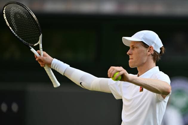 (250712) -- LONDON, July 12, 2025 -- Jannik Sinner celebrates winning the men s singles semifinal match between Jannik Sinner of Italy and Novak Djokovic of Serbia at the Wimbledon Tennis Championships in London, Britain, July 11, 2025. ) (SP)BRITAIN-LONDON-TENNIS-WIMBLEDON-MEN S SINGLES ZhaoxDingzhe 
