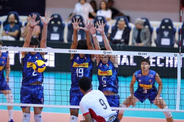 Italy block during Men s U22 European Championship, EM, Europameisterschaft Qualification Tournament - Italy vs England, Events in Cisterna Latina, Italy, July 11 2025  Copyright: xLuigixMariani IPAxSportx xipa-agency.netx xx IPA_60289665 IPA_Agency_IPA60289665