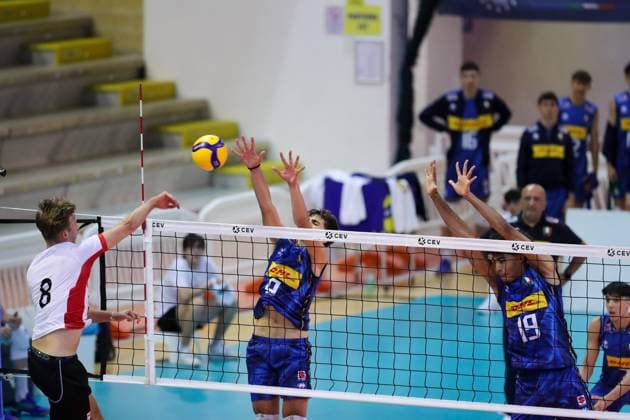 Italy defense during Men s U22 European Championship, EM, Europameisterschaft Qualification Tournament - Italy vs England, Events in Cisterna Latina, Italy, July 11 2025  Copyright: xLuigixMariani IPAxSportx xipa-agency.netx xx IPA_60289668 IPA_Agency_IPA60289668