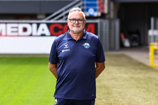 Coach Michael Heppner, SC Paderborn 2 Football Bundesliga portrait appointment 2 BL 2025 2026 official photo appointment SC Paderborn in the Home Deluxe Arena in Paderborn portrait, portrait, single image, Germany, football, men, GER, 11 07 2025 Christian Schroedter