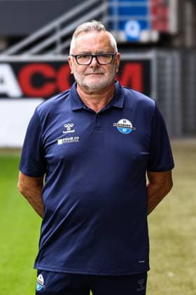 Coach Michael Heppner, SC Paderborn 2 Football Bundesliga portrait appointment 2 BL 2025 2026 official photo appointment SC Paderborn in the Home Deluxe Arena in Paderborn portrait, portrait, single image, Germany, football, men, GER, 11 07 2025 Christian Schroedter