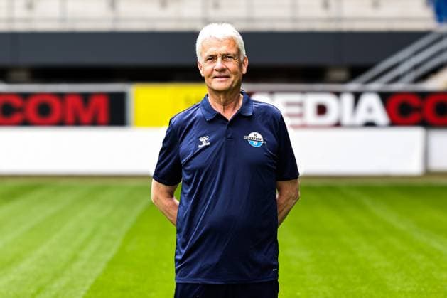Team doctor Dr. Hans Walter Hemmen, SC Paderborn 2 Soccer Bundesliga portrait appointment 2 BL 2025 2026 official photo appointment SC Paderborn in the Home Deluxe Arena in Paderborn portrait, portrait, single picture, Germany, Soccer, men, GER, 11 07 2025 Christian Schroedter
