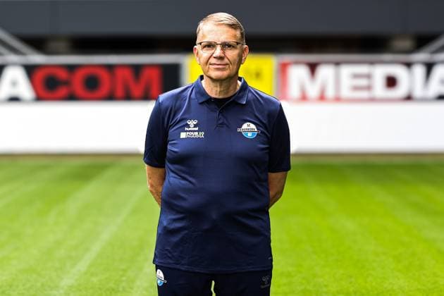 Team doctor Dr. Lutz Mahlke, SC Paderborn 2 Football Bundesliga portrait appointment 2 BL 2025 2026 official photo appointment SC Paderborn in the Home Deluxe Arena in Paderborn portrait, portrait, single picture, Germany, football, men, GER, 11 07 2025 Christian Schroedter