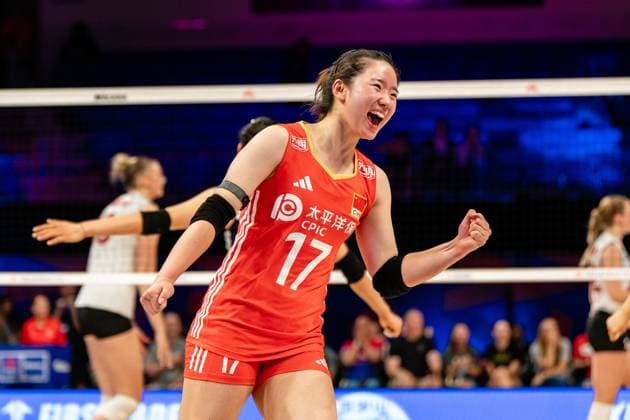 (250712) -- ARLINGTON, July 12, 2025 -- Ni Feifan of China celebrates scoring during the match between Canada and China at the Women s Volleyball Nations League (VNL) 2025 in Arlington, the United States, July 11, 2025. (Photo by Xinhua) (SP)U.S.-ARLINGTON-VOLLEYBALL-NATIONS LEAGUE-WOMEN ChenxChen 