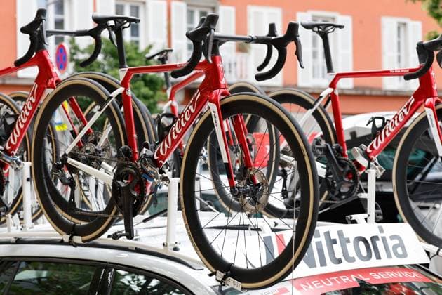 CYCLING - Tour of Austria 2025 INNSBRUCK,AUSTRIA,12.JUL.25 - CYCLING - Tour of Austria, stage 3, Innsbruck - Kuehtai. Image shows a car with bicycles on top.  GEPAxpictures xMichaelxKristen