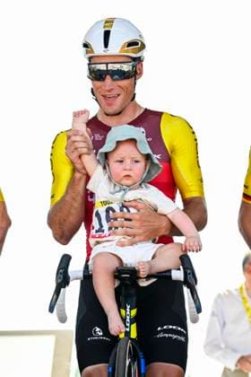 Tour de France 2025 Stage 8 LAVAL ESPACE MAYENNE, FRANCE - JULY 12 : Touze Damien (FRA) of Cofidis with his baby on stage before the start of the race during stage 8 of the 112th edition of Tour de France an UCI World Tour 2.UWT cycling road race stage for Men Elite of 174 km with start in Saint-Meen-le-Grand and finish in Laval Espace Mayenne on July 12, 2025 in Laval Espace Mayenne, France, 12 07 2025 ( Motordriver Kenny Verfaillie - Laval Espace Mayenne France  Copyright: xJanxDexMeuleneirx