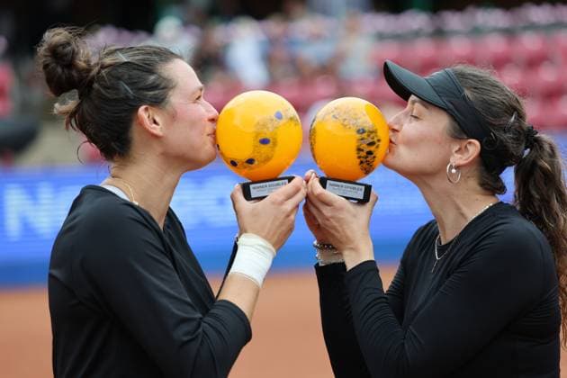 BASTAD, SWEDEN 20250712 Miriam Skoch and Jesika Maleckova Czech Republic, celebrate after winning the final in the women s doubles in the Nordea Open tennis tournament in Bastad, Sweden July 12, 2025 BASTAD SWEDEN x9200x  Copyright: xBjörnxLarssonxRosvall TTx NORDEA OPEN 2025