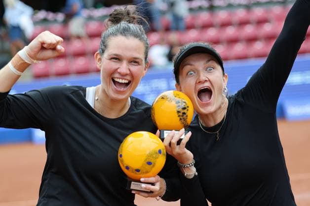 BASTAD, SWEDEN 20250712 Miriam Skoch and Jesika Maleckova Czech Republic, celebrate after winning Saturdays womens doubles final at the Nordea Open tennis tournament in Bastad BASTAD SWEDEN x9200x  Copyright: xBjörnxLarssonxRosvall TTx NORDEA OPEN 2025