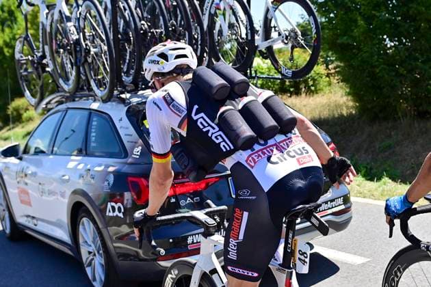 Tour de France 2025 Stage 8 LAVAL ESPACE MAYENNE, FRANCE - JULY 12 : Zimmermann Georg (GER) of Intermarche - Wanty with bottles on his back during stage 8 of the 112th edition of Tour de France an UCI World Tour 2.UWT cycling road race stage for Men Elite of 174 km with start in Saint-Meen-le-Grand and finish in Laval Espace Mayenne on July 12, 2025 in Laval Espace Mayenne, France, 12 07 2025 ( Motordriver Kenny Verfaillie - Laval Espace Mayenne France  Copyright: xPetexGodingx