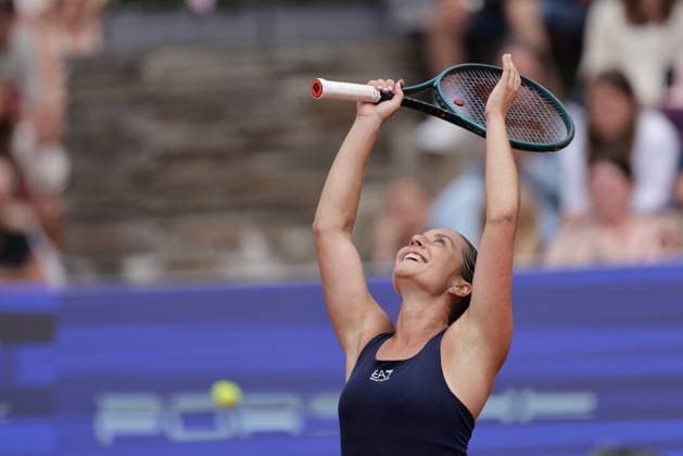 BASTAD, SWEDEN 20250712 Elisabetta Cocciaretto, Italy, celebrates winning against Katarzyna Kawa, Poland, in the women s singles final at the Nordea Open tennis tournament in Bastad, Sweden July 12, 2025 BASTAD SWEDEN x9200x  Copyright: xBjörnxLarssonxRosvall TTx NORDEA OPEN 2025