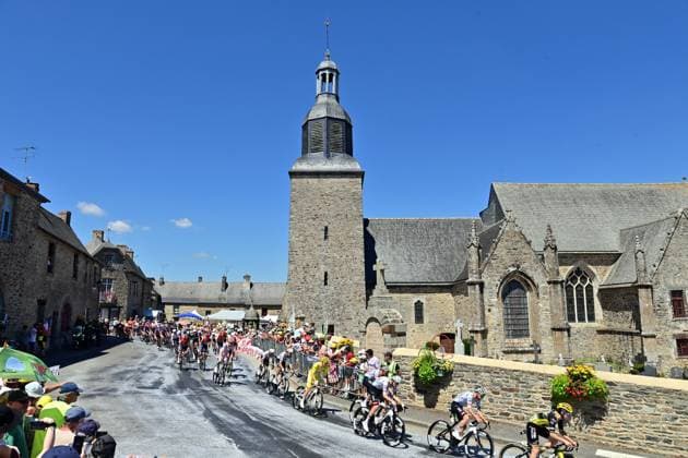 The pack of riders pictured in action during pictured in action during stage eight of the 2025 Tour de France cycling, from Saint-Meen-le-Grand to Laval Espace Mayenne (174 km), on Saturday 12 July 2025 in France. The 112th edition of the Tour de France starts on Saturday 5 July in Lille, France, and will finish in Paris, France on the 27th of July. POOLxxPOOLxPETExGODING  x128974462x