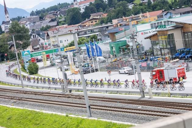 12 07 2025, Kühtai, AUT, Tour of Austria 2025, Stage 4 from Innsbruck to Kühtai 117,1 km , in the picture Peleton bei Telfs Peleton bei Telfs during the stage 4 from Innsbruck to Kühtai 117,1 km of the Tour of Austria Kühtai, Austria on 2025 07 12 Expa Kühtai  EP_gro
