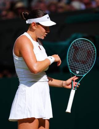 Amanda Anisimova dejected during the Ladies Singles Final Wimbledon Tennis Championships, Day 13, The All England Lawn Tennis and Croquet Club, London, UK - 12 Jul 2025London The All England Lawn Tennis and United Kingdom  Copyright: xJavierxGarcia Shutterstockx 15392293be