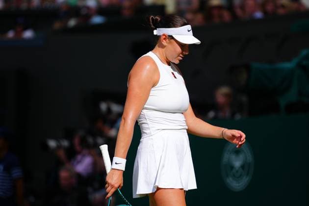 Amanda Anisimova dejected during the Ladies Singles Final Wimbledon Tennis Championships, Day 13, The All England Lawn Tennis and Croquet Club, London, UK - 12 Jul 2025London The All England Lawn Tennis and United Kingdom  Copyright: xJavierxGarcia Shutterstockx 15392293bh
