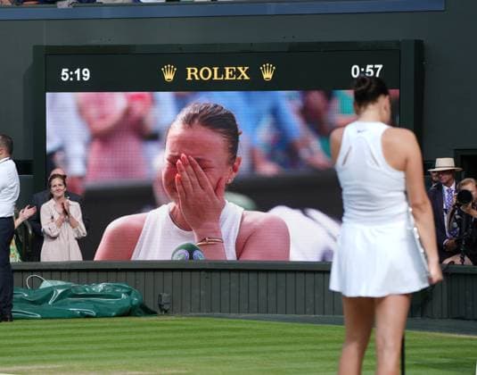 Tennis - 2025 Wimbledon Championships - Ladies Final - Iga Swiatek v Amanda Anisimova All England Lawn Tennis & Croquet Club - Saturday 12th July 2025 Amanda Anisimova breaks down in tears in her speech after defeat, 