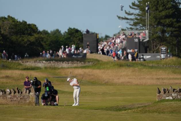 Rory McIlroy (NIR) playshis approach shot to the 18th green during the 3rd Round of the Genesis Scottish Open Golf Championship. Genesis Scottish Open, Day 3, Golf, Renaissance Club, North Berwick, Scotland, UK - 12 Jul 2025North Berwick Scotland United Kingdom EDITORIAL USE ONLY No use with unauthorised audio, video, data, fixture lists, club league logos or live services. Online in-match use limited to 120 images, no video emulation. No use in betting, games or single club league player publications. Copyright: xStuartxWallace Shutterstockx 15393029gf