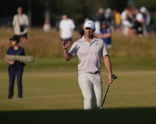 Rory McIlroy (NIR) waves to the crowd as he walks to the 18th green during the 3rd Round of the Genesis Scottish Open Golf Championship. Genesis Scottish Open, Day 3, Golf, Renaissance Club, North Berwick, Scotland, UK - 12 Jul 2025North Berwick Scotland United Kingdom EDITORIAL USE ONLY No use with unauthorised audio, video, data, fixture lists, club league logos or live services. Online in-match use limited to 120 images, no video emulation. No use in betting, games or single club league player publications. Copyright: xStuartxWallace Shutterstockx 15393029gi