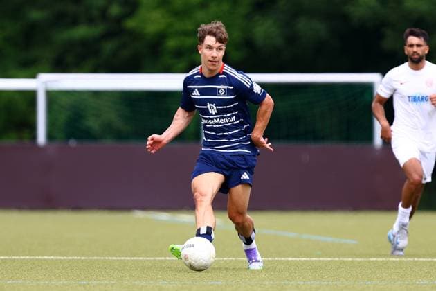Moritz Reimers (Hamburger SV U21, U 21 Fußball I Herren I Billstedt Cup 2025 I Saison 2025-2026 I Halbfinale I Hamburger SV U21 - Eimsbütteler TV I 12.07.2025 I Öjendorfer Weg *** Moritz Reimers Hamburger SV U21 Fußball I Herren I Billstedt Cup 2025 I Saison 2025 2026 I Halbfinale I Hamburger SV U21 Eimsbütteler TV I 12 07 2025 I Öjendorfer Weg