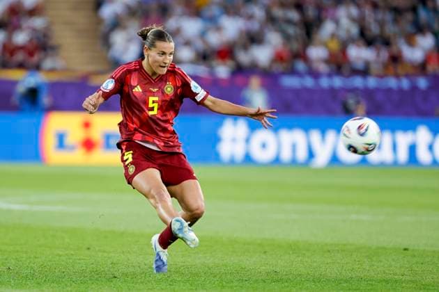 Carlotta Wamser Germany, 05 with a pass , UEFA Womens EURO 2025, Womens European Championship, Group C , Sweden vs Germany, 12 07 2025, Letzigrund Stadium, Zurich, Switzerland Zurich Letzigrund Canton Zurich Switzerland Copyright: xGrantxHubbsx