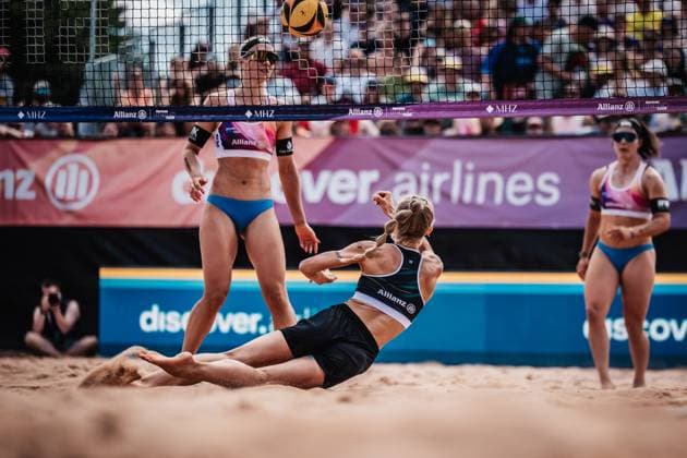 Beach volleyball women Allianz German Beach Tour 2025 Tourstop Munich 12 07 2025 Paula Schürholz plays the ball Munich Central University Sports Munich Bavaria Germany