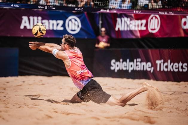 Beach volleyball men Allianz German Beach Tour 2025 Tourstop Munich 12 07 2025 Jonas Sagstetter plays the ball Munich Central University Sports Munich Bavaria Germany