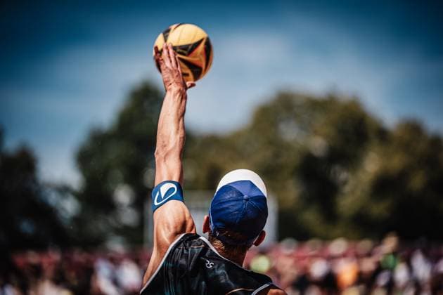 Beach volleyball men Allianz German Beach Tour 2025 Tourstop Munich 12 07 2025 Serve by Momme Lorenz Munich Central University Sports Munich Bavaria Germany