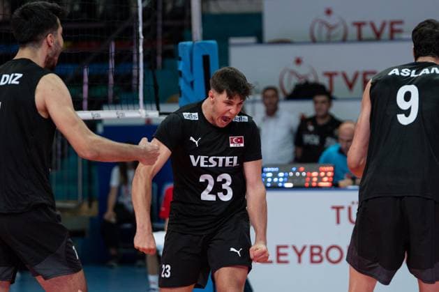 Serbia v Turkiye - European Championship, EM, Europameisterschaft U22 ANKARA, TURKIYE - JULY 12: Players of Turkiye celebrate after a point during the CEV U22 Men’s European Volleyball Championship qualifiers match between Turkiye and Serbia at TVF Ziraat Bank Volleyball Hall in Ankara, Turkiye, on July 12, 2025. Arman Onal Anadolu Ankara Turkey. Editorial use only. Please get in touch for any other usage.  Copyright: x2025xAnadoluxArmanxOnalx
