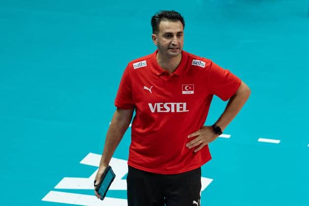 Serbia v Turkiye - European Championship, EM, Europameisterschaft U22 ANKARA, TURKIYE - JULY 12: Head coach Serkan Oguz leads the Turkish team during the CEV U22 Men’s European Volleyball Championship qualifiers match between Turkiye and Serbia at TVF Ziraat Bank Volleyball Hall in Ankara, Turkiye, on July 12, 2025. Arman Onal Anadolu Ankara Turkey. Editorial use only. Please get in touch for any other usage.  Copyright: x2025xAnadoluxArmanxOnalx